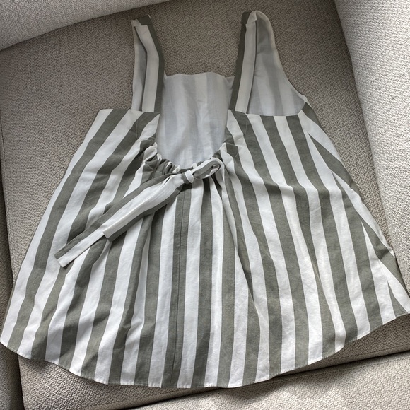 Size XS - Picture 2 of 3